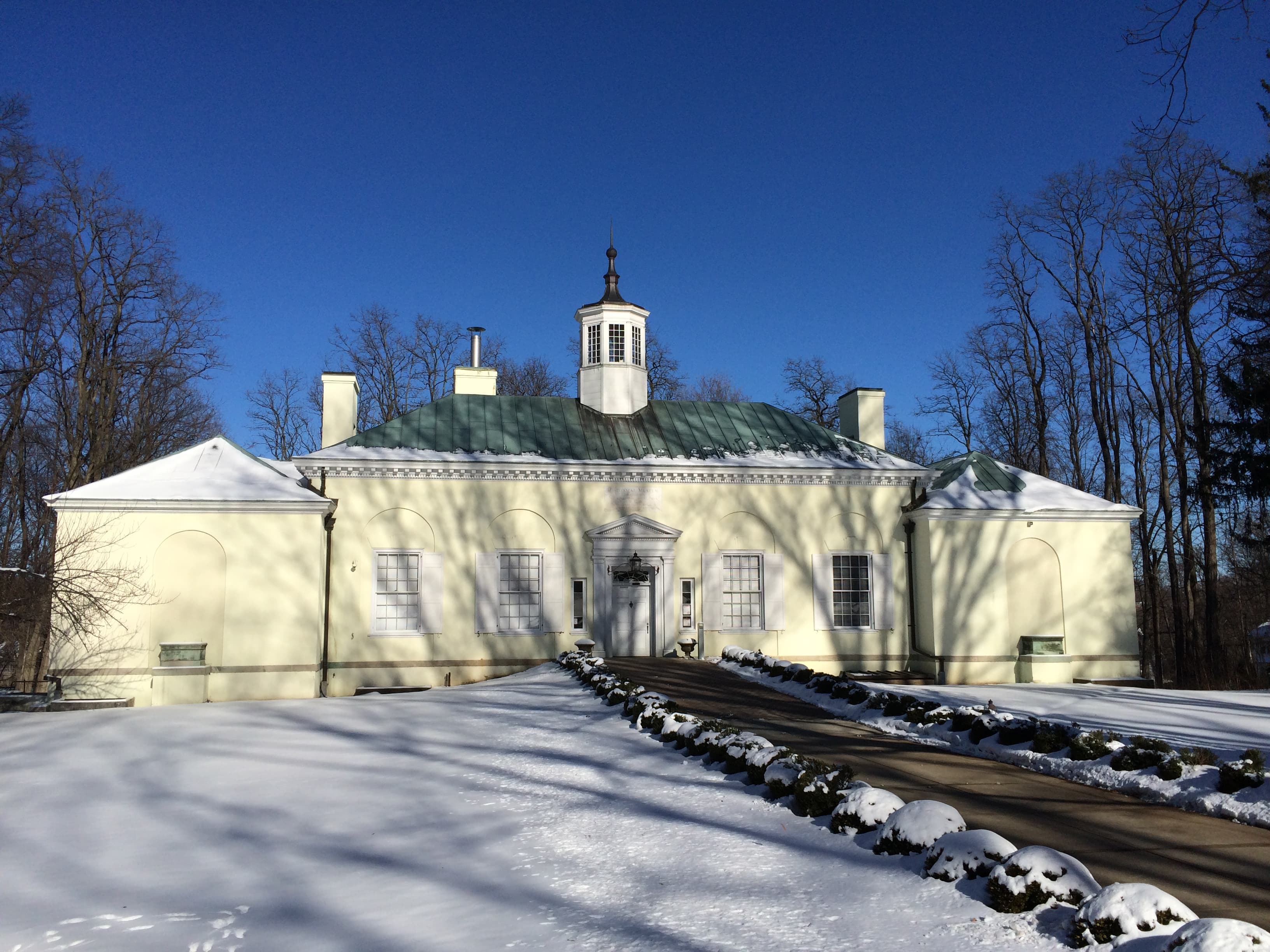 The Washington's Headquarters Museum, which resembles Mt. Vernon, on a winter day surrounded by snow